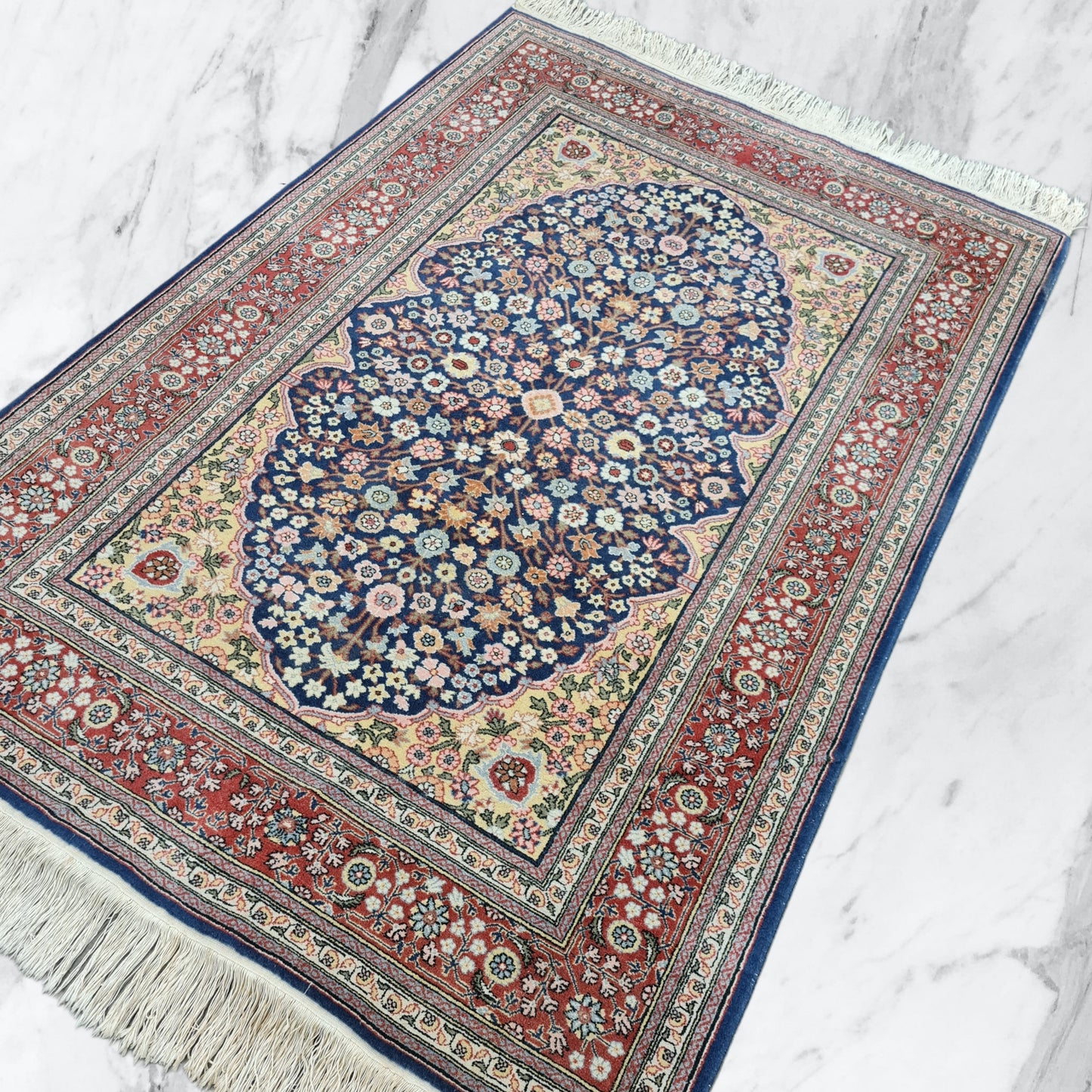 Perserteppich " ISFAHAN " 200x120 cm - 800.000 Kn. Hervorragender Zustand